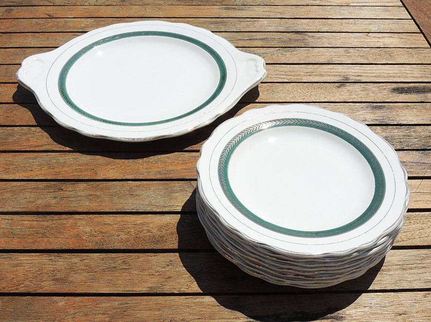 Ancien Plateau à Fromage Salins Trouville, Décor Cerf Et Forêt – Porcelaine Blanche Vintage