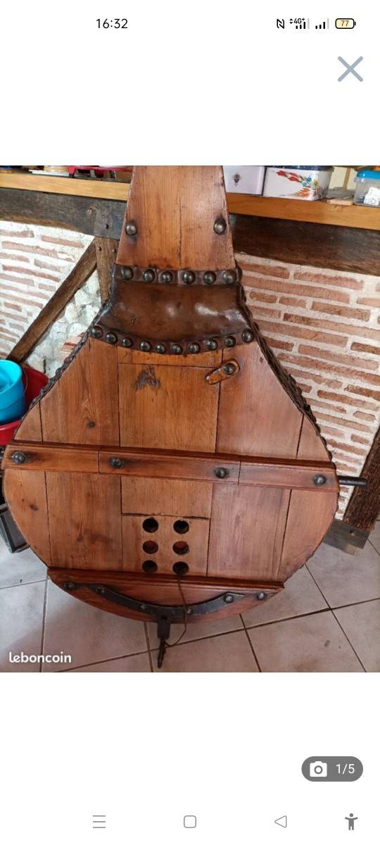 Vends ancien soufflet de forge restauré en bar sur pied visible en Lot-et-Garonne