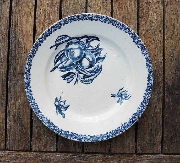 Ancienne Assiette à Dessert en Terre de Fer HB Choisy Le Roi