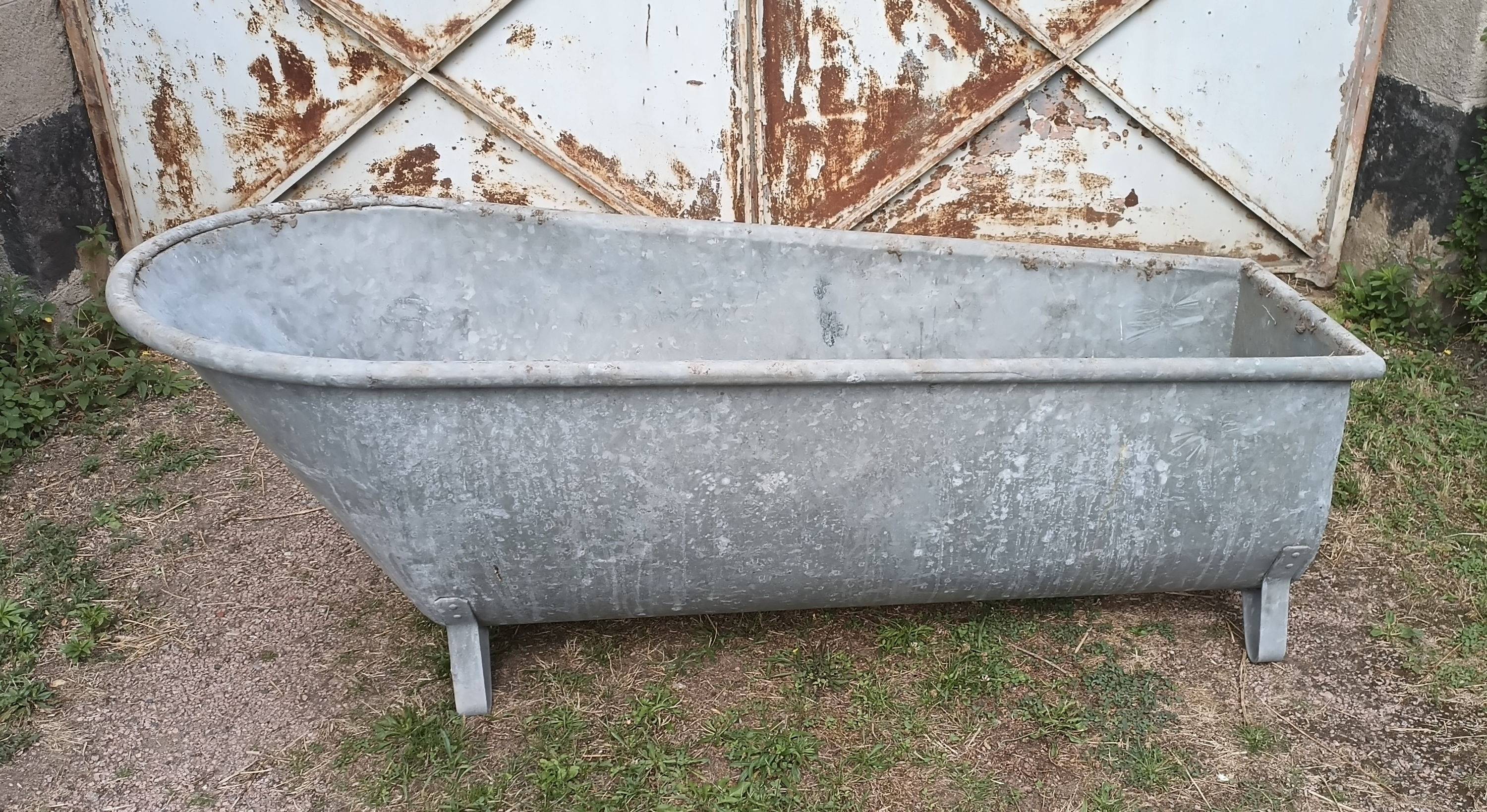 Ancienne Baignoire en Zinc