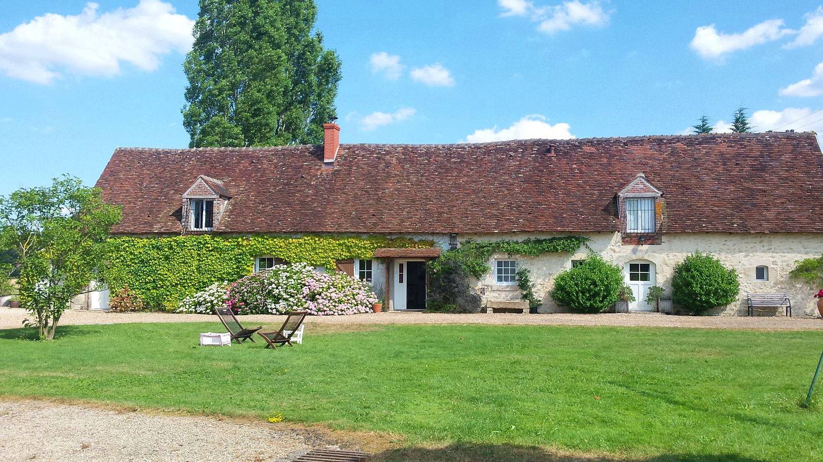 Loue ancienne ferme du XVIe siècle rénovée, Puisaie (45) - 7 chambres 15 couchages