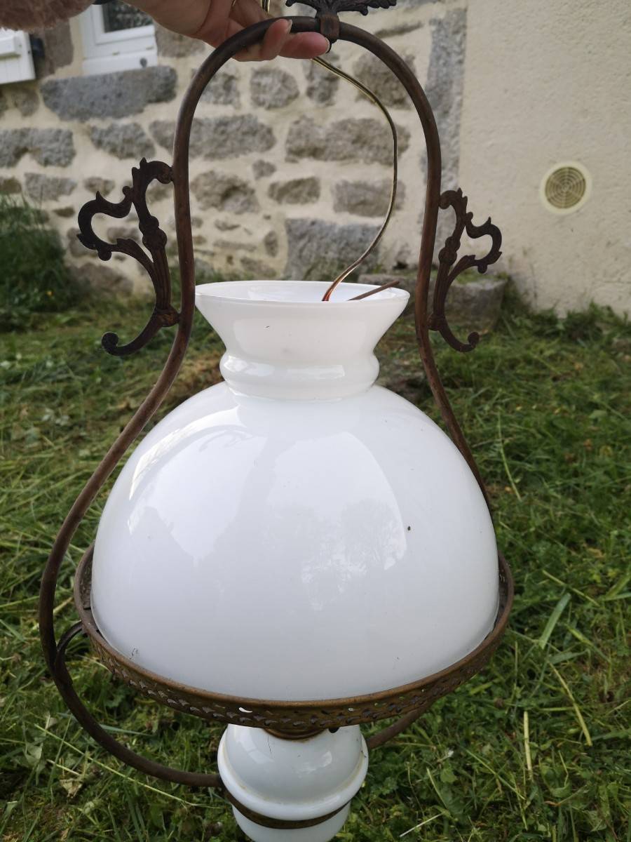 Ancienne suspension en opaline