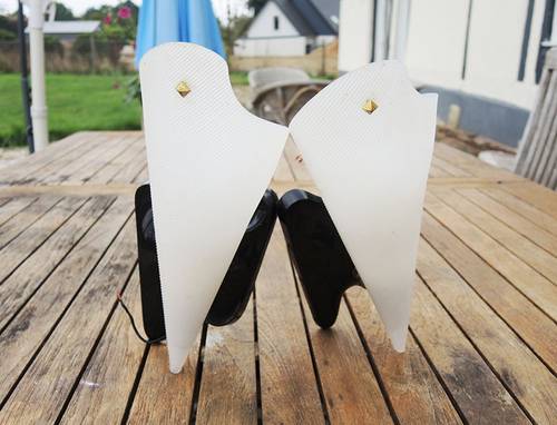 2 Anciennes Appliques ‘Rockabilly’en Bakelite Noir & Blanc