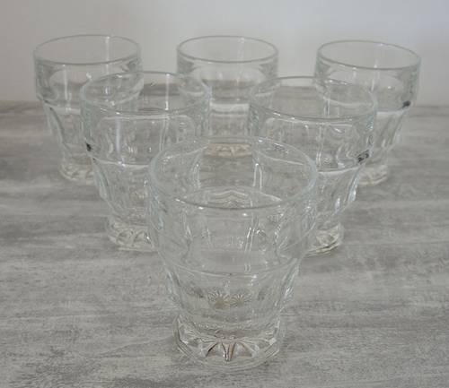 6 Anciens Gobelets en Verre à Facettes