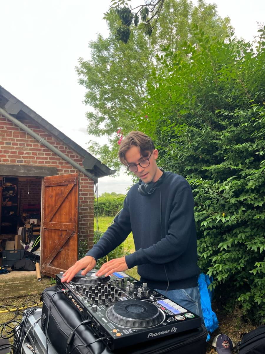 Propose DJ haut de gamme et sur mesure (région parisienne)