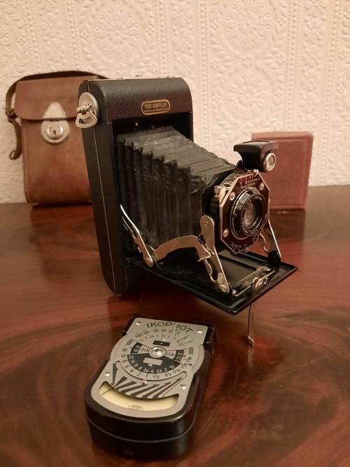Appareil Kodak Junior Six-20 et Posemètre Ikophot Zeiss, années 1930, étuis et notices