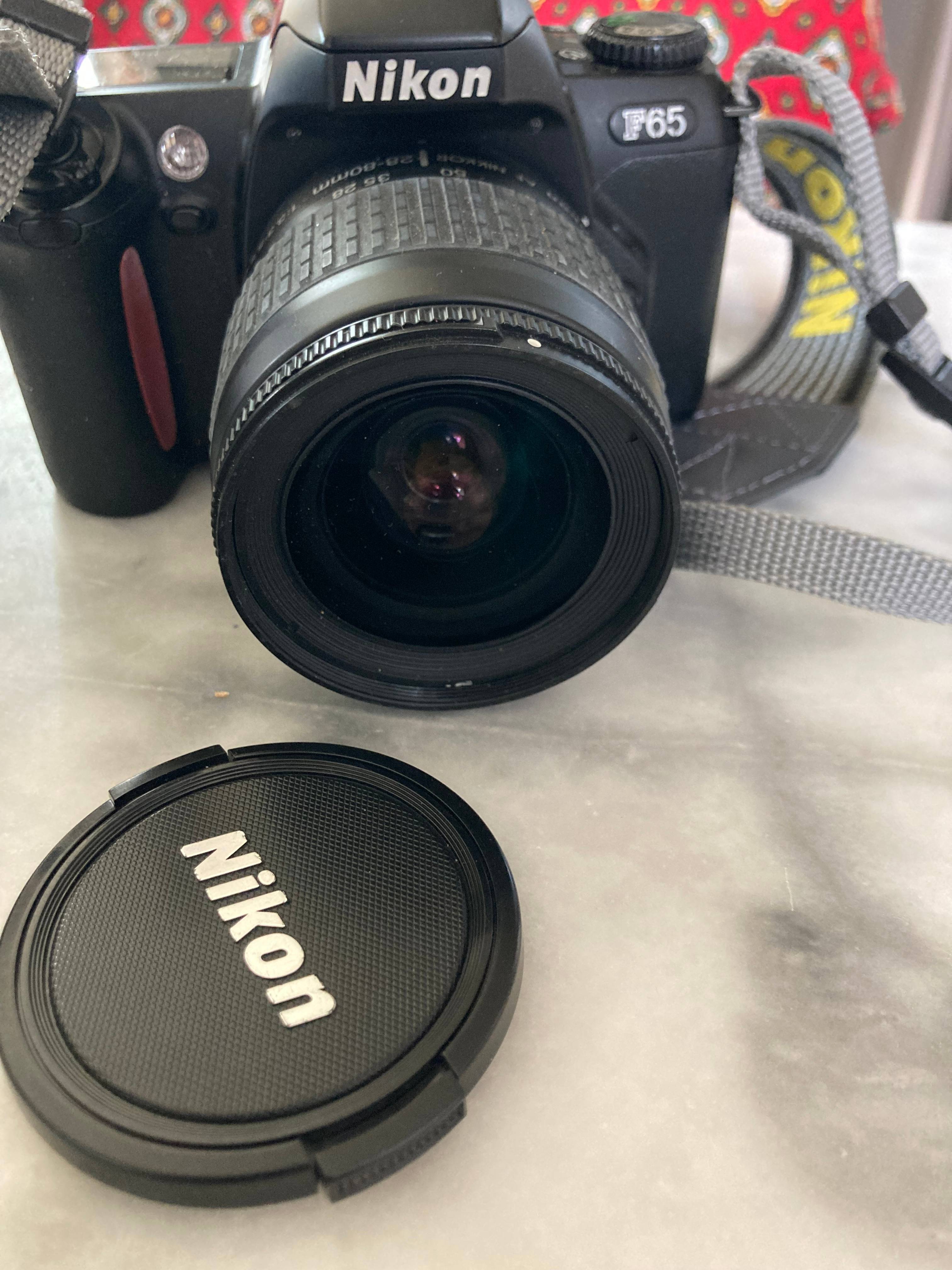 Appareil photo argentique Nikon F65