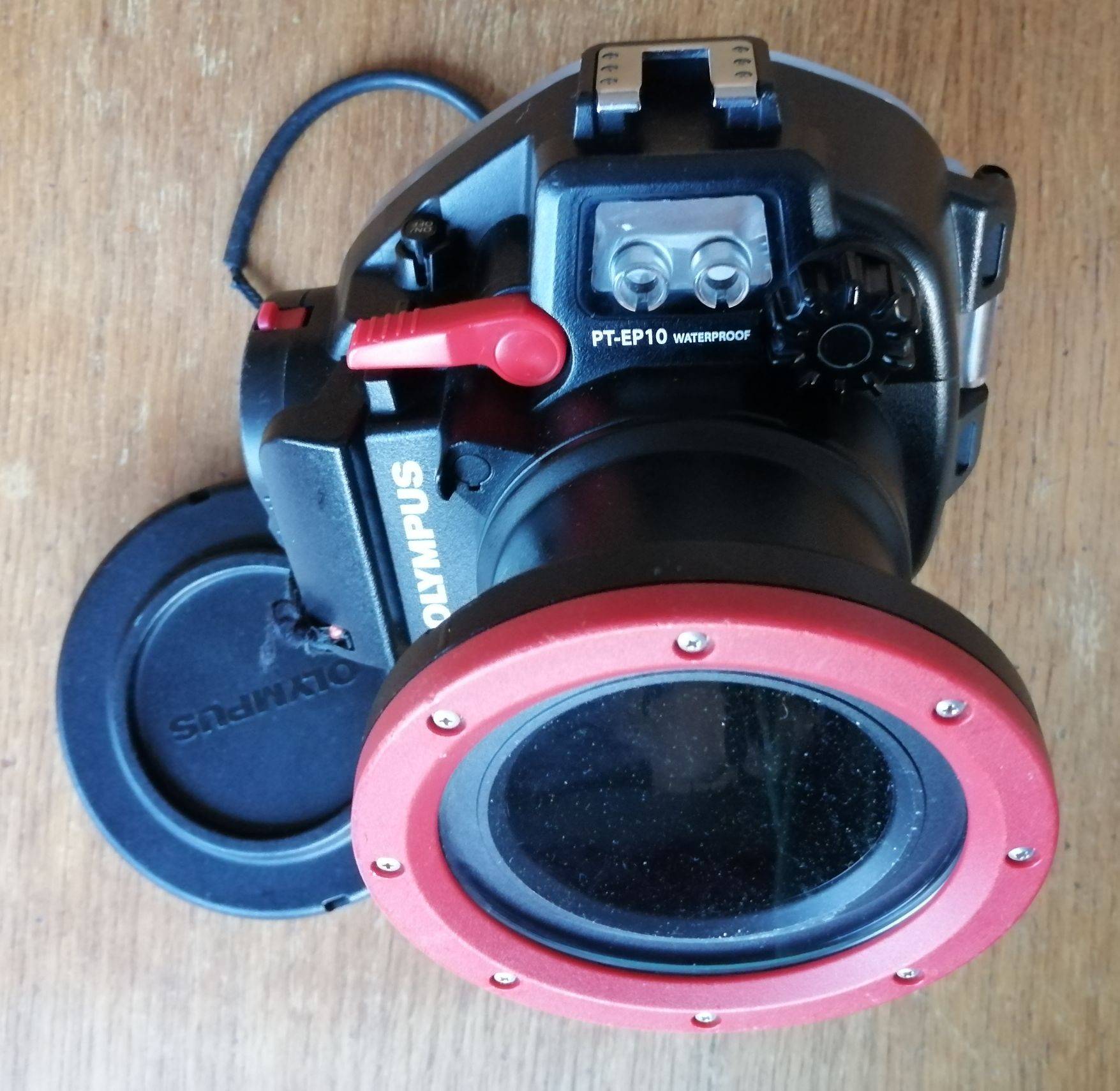 Appareil photo hybride Olympus Pen E-PL5, avec 2 zooms et caisson de plongée