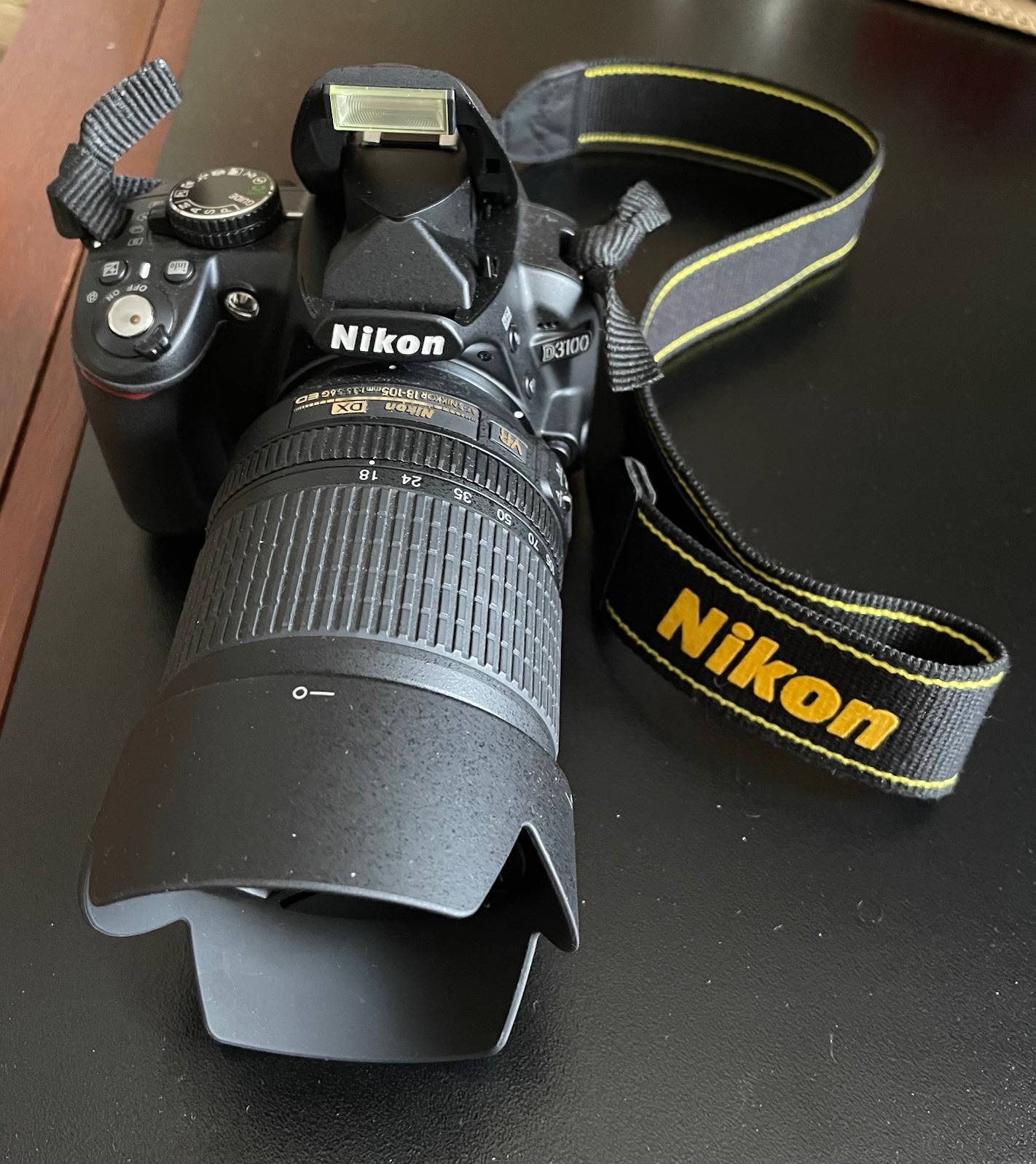 Appareil photo reflex numérique Nikon D3100 + objectif + accessoires etc