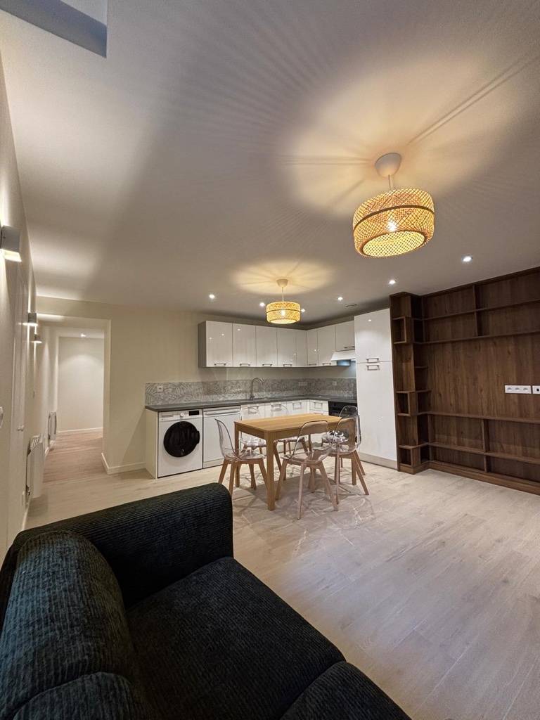 Loue appartement meublé 58m² refait à neuf