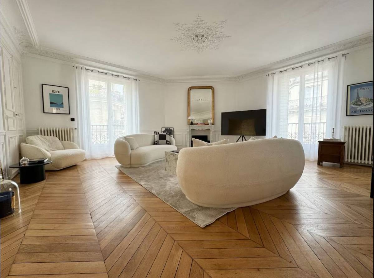 Vends appartement - 163m² - Paris 8ème proche Parc Monceau, rue de Lisbonne 4e étage ascenseur