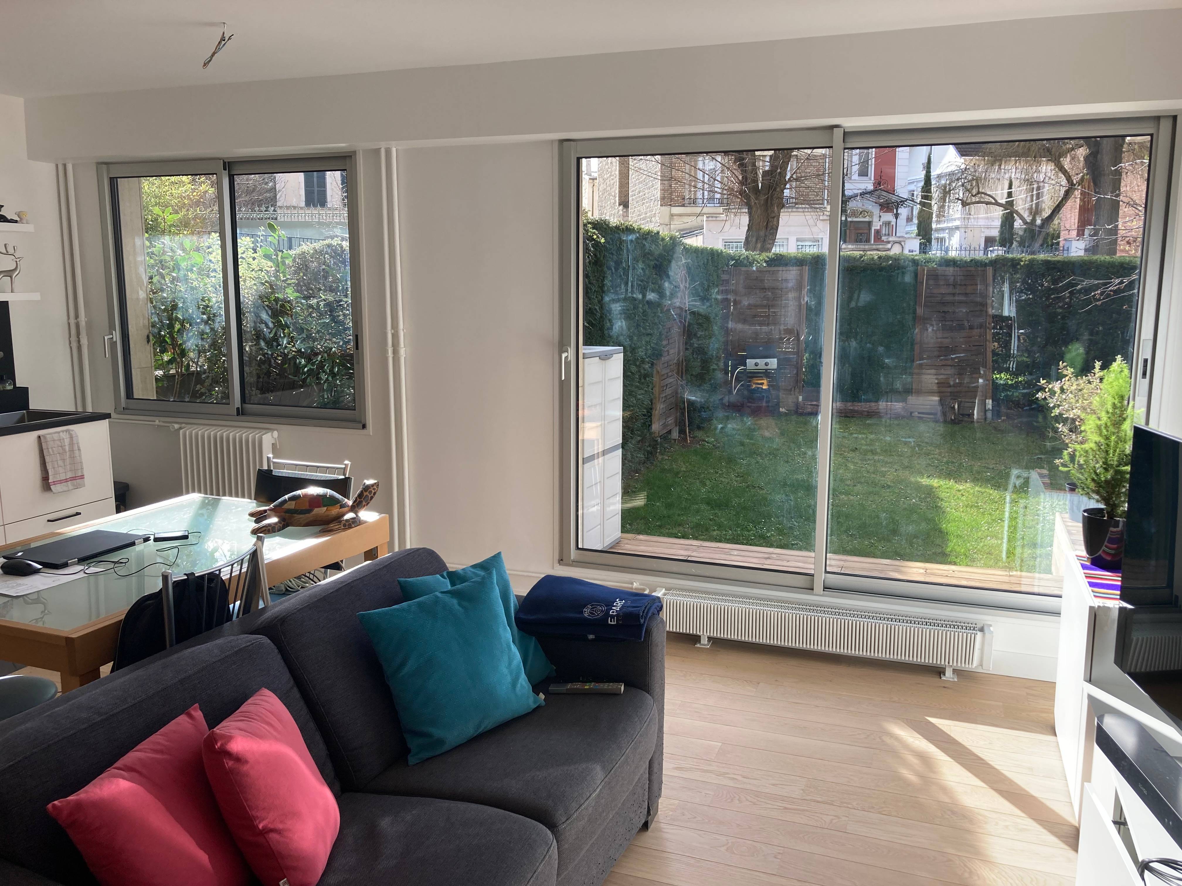 Loue appartement - 50m² - 1 chambre - avec jardin privatif de 50m² - grand box parking - Bois-Colombes (92)