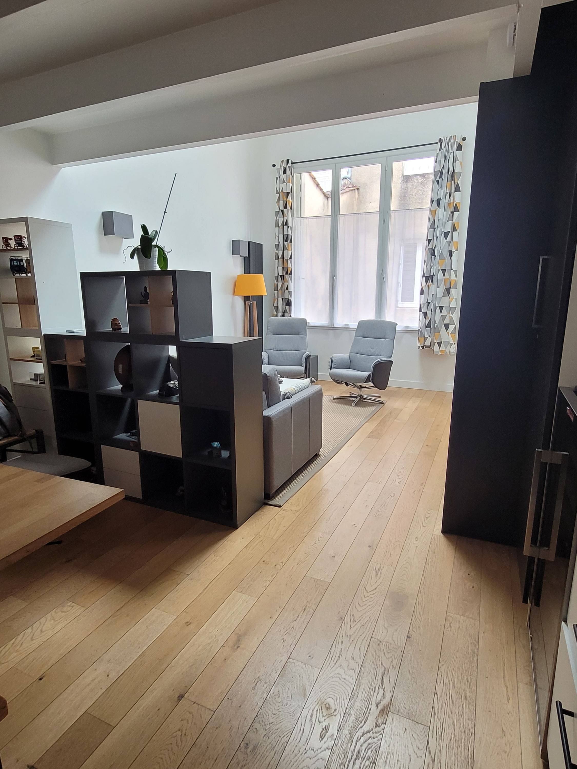 Vends Appartement Duplex - 62m² - Bordeaux - Cœur Chartrons - Entièrement rénové - Climatisé - 1 chambre