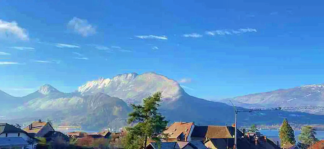 Loue Appartement en Duplex à Talloires (74) 15 min Annecy- 8/9 couchages