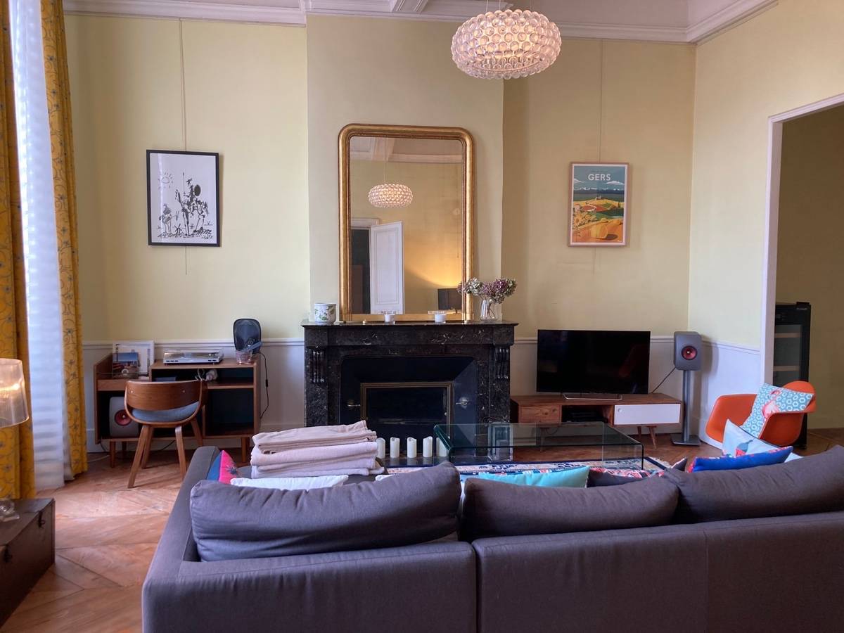 Loue appartement T5 3 chambres · 140m² meublé, beaucoup de charme, quartier Ozenne Carmes à Toulouse