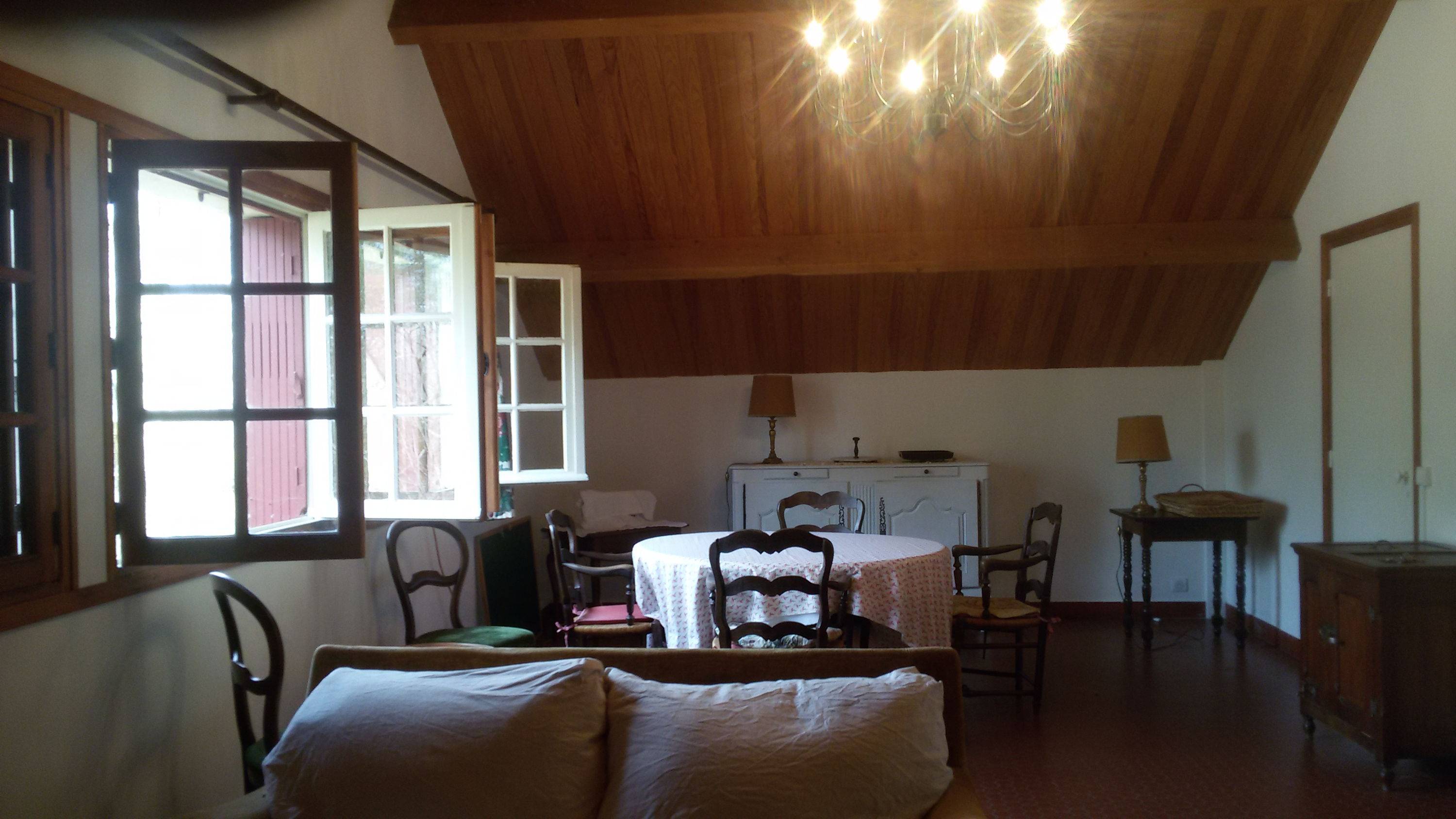 Loue appartement à l’étage 5/6 Couchages A Saint Julien en Born 40170