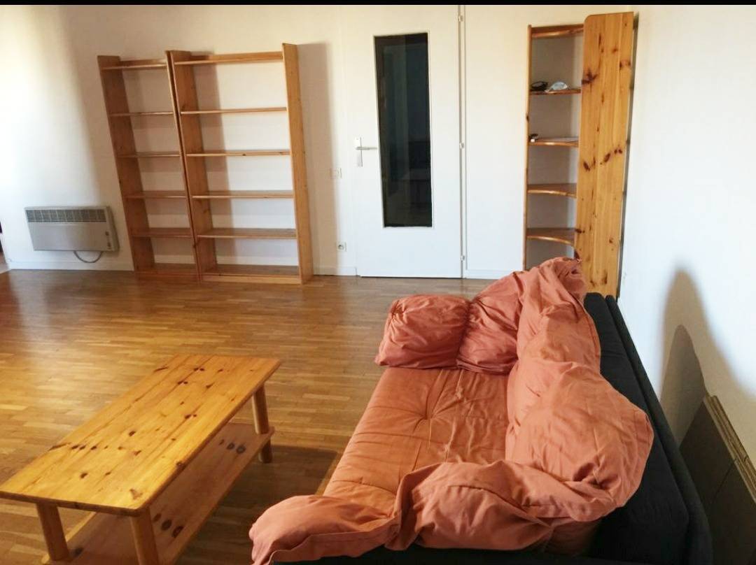 Loue Appartement F2 avec balcon, 57m² - Lyon 8ème