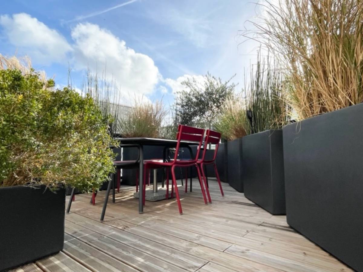 Vends appartement 138m² 4 chambres calme cave + terrasse 62m² 5ème étage Pt Mirabeau