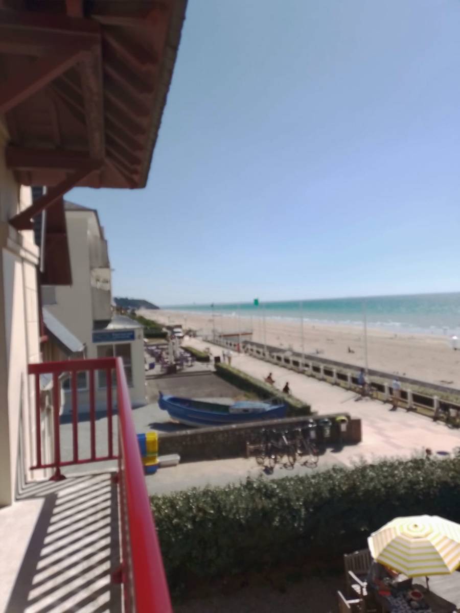 Loue Joli appartement front de mer plein centre Jullouville - 3 chambres, 6 couchages