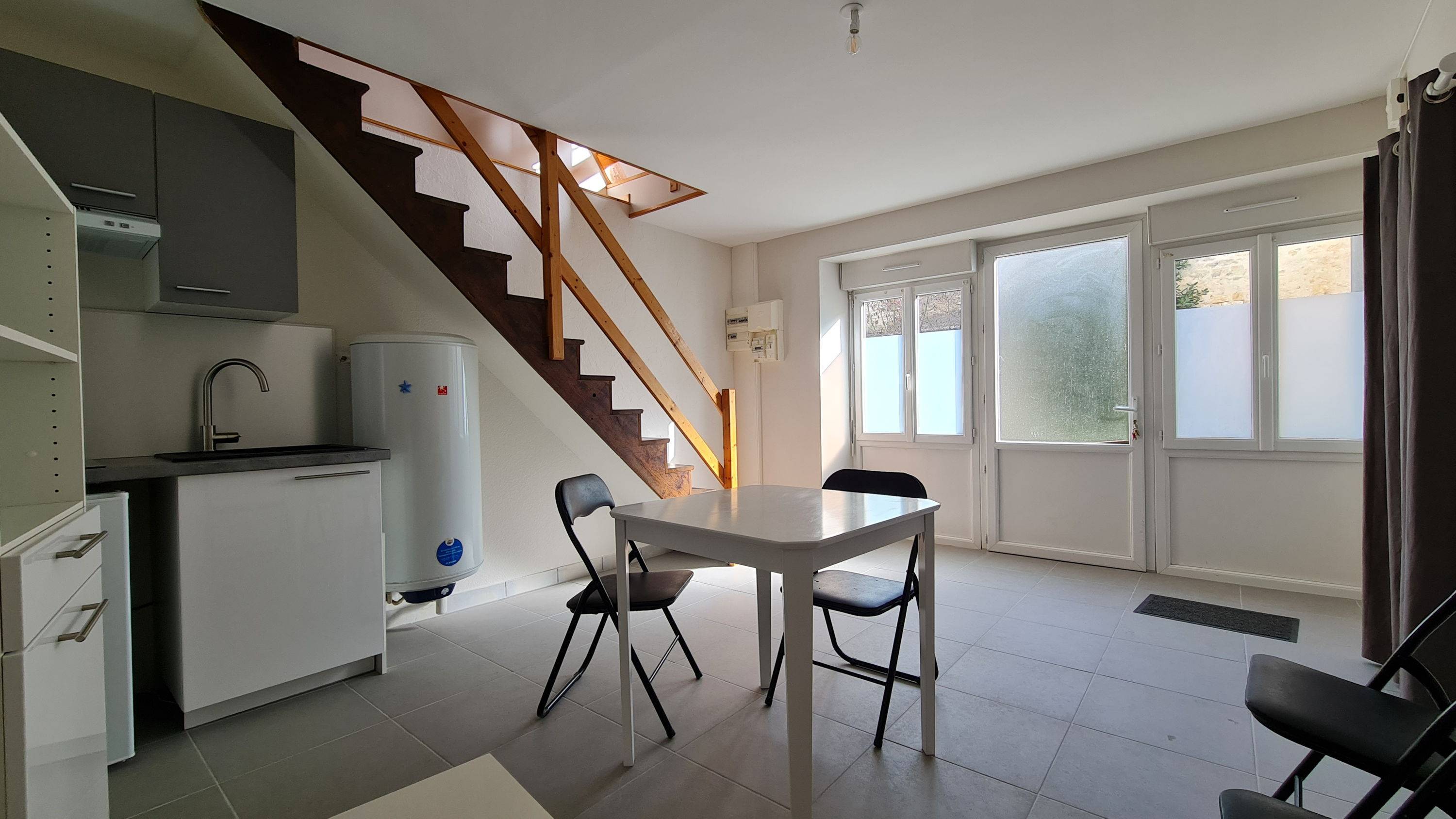 Appartement grand T2 Rénové et Meublé + mezzanine – Centre-Ville - RIBRAY