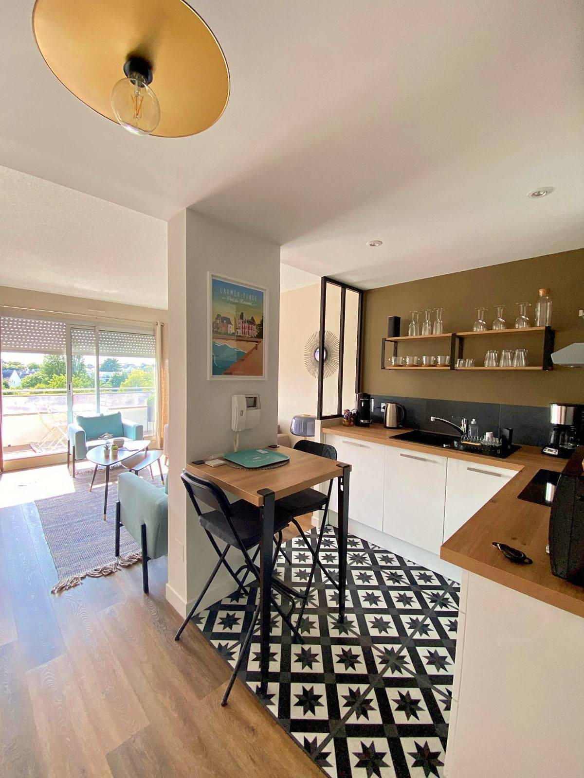 Loue appartement T2 rénové 150m de la plage - 2 couchages - Larmor-Plage (56)