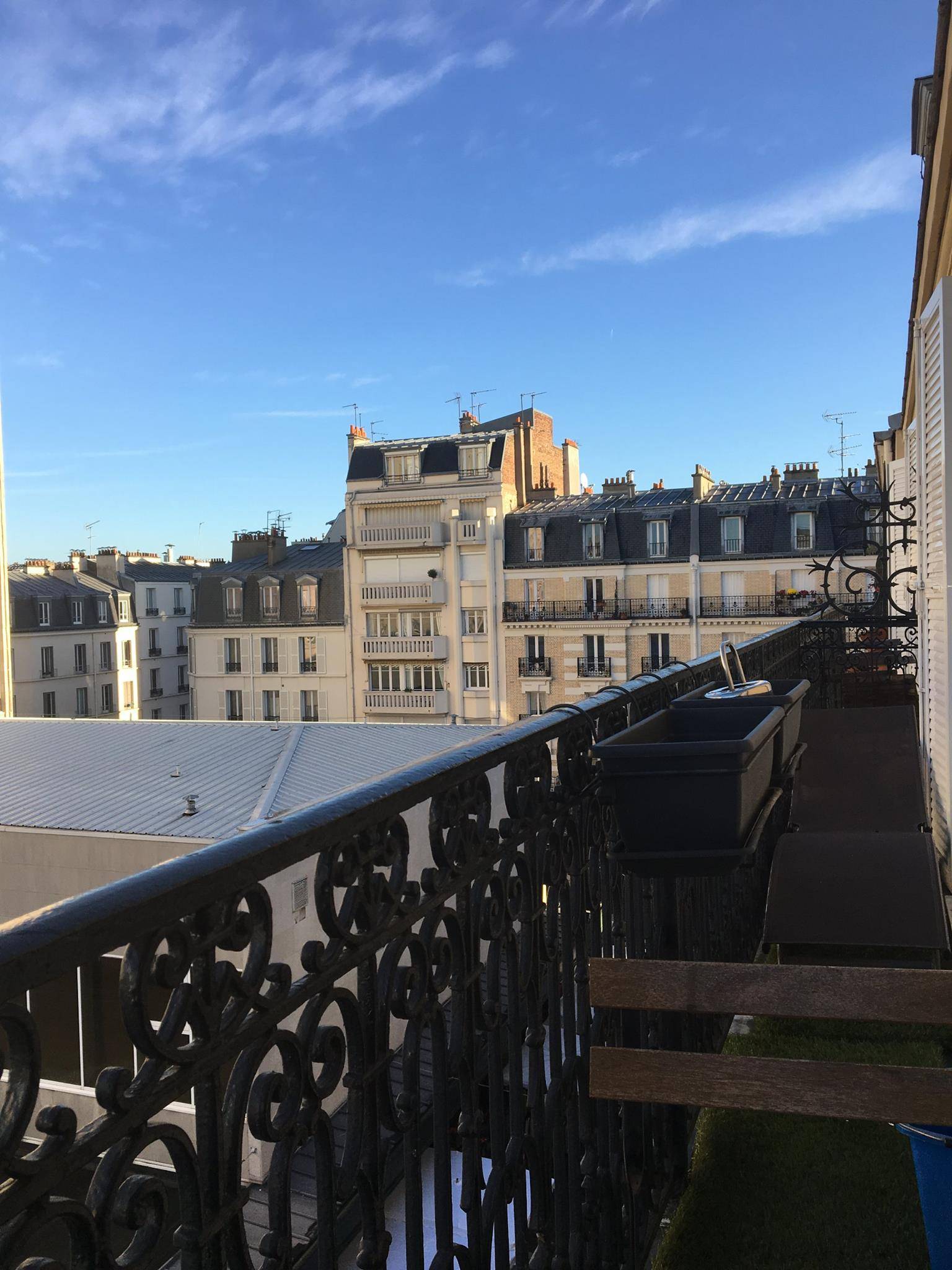 Loue appartement 50m² Levallois - Louise Michel - Balcon - 1 chambre