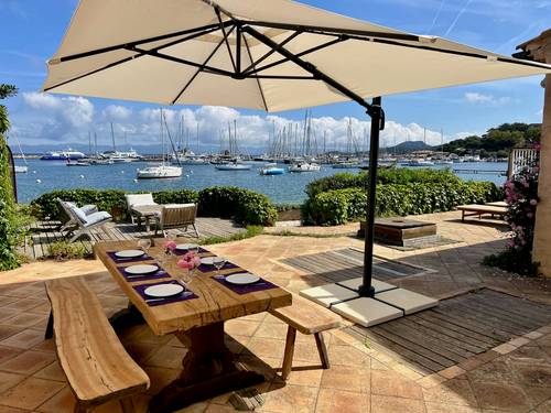 Loue maison d’exception sur l’île de Porquerolles - vue panoramique sur le port - 7 couchages
