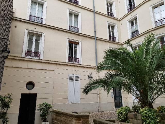 Loue appartement - T2 34m² - Paris 17ème, calme et rénové, 1er étage sur cour avec ascenseur