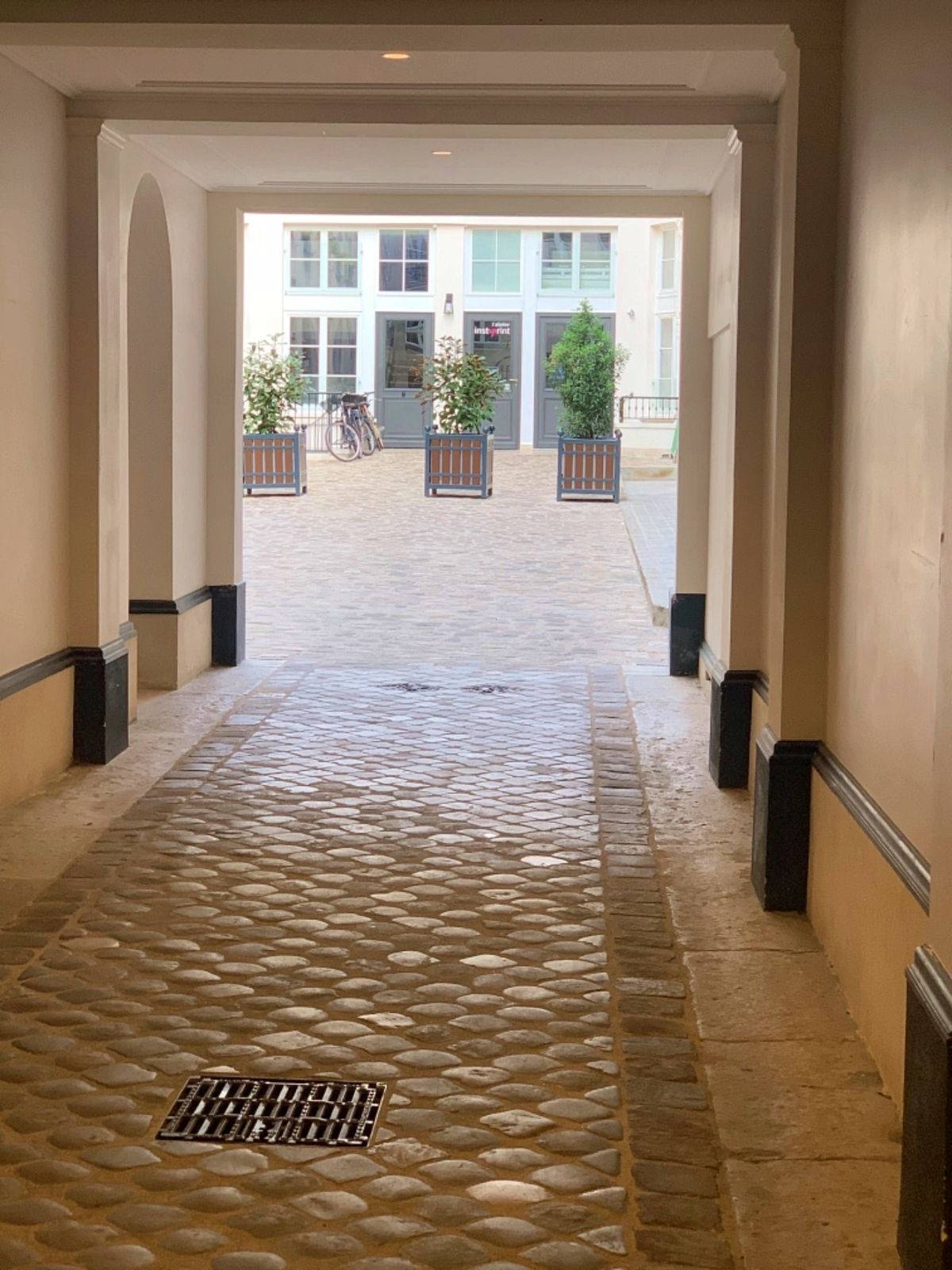 Loue appartement meublé refait neuf 56m² proche Canal St Martin - 2 chambres - Paris 10ème