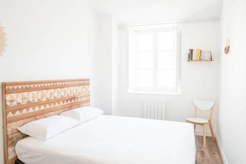 Loue appartement 56m² meublé rénové Bordeaux hypercentre place Camille Julian