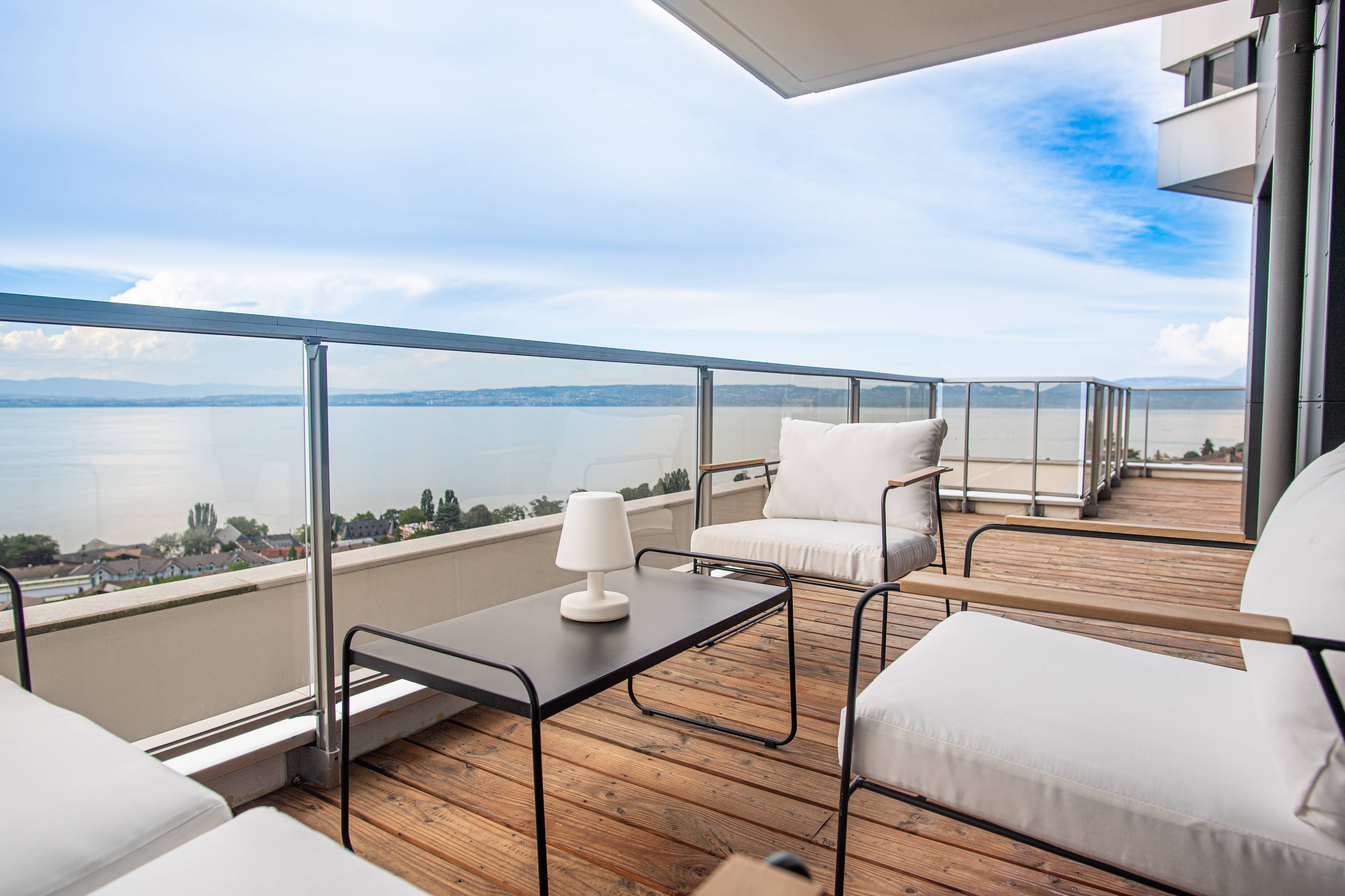 Loue appartement avec vue spectaculaire à 180° sur le Léman - 1 chambre, 2 couchages - Évian-les-Bains (74)