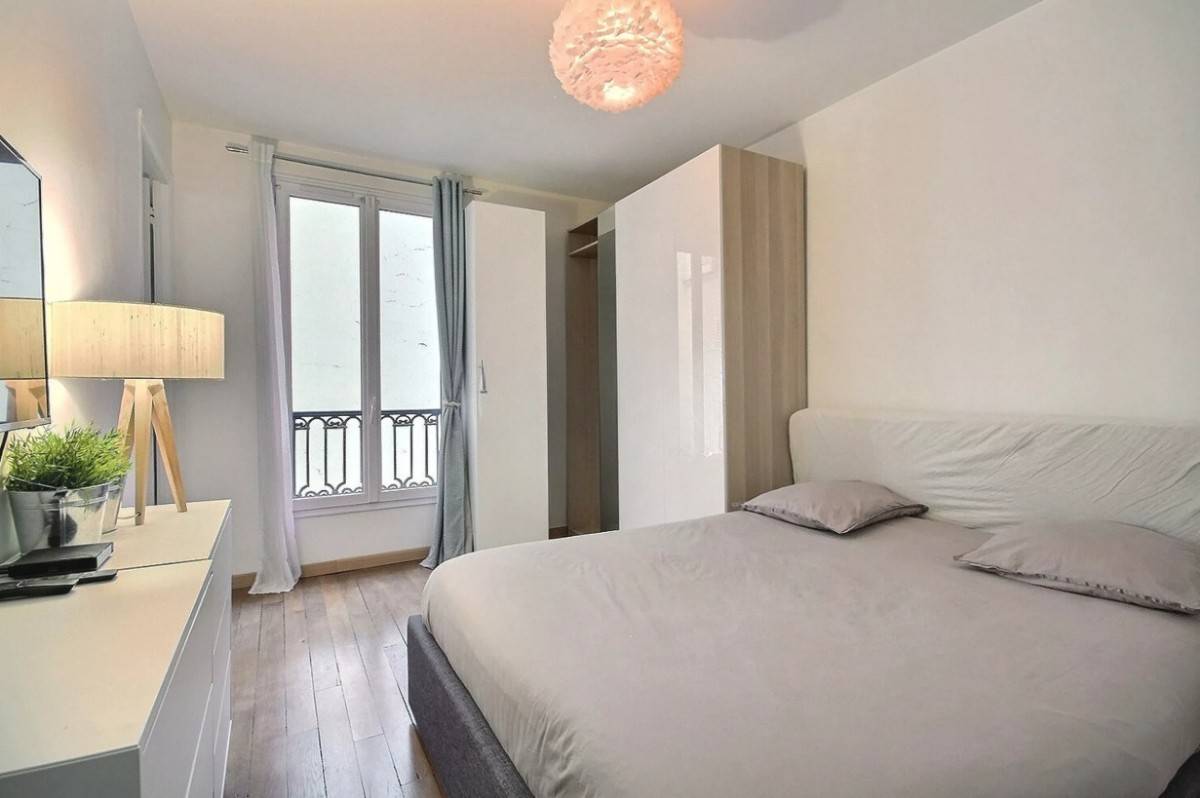 Loue appartement 43m² Paris 7ème - Rue Cler - 7 min à pied du Champs de Mars