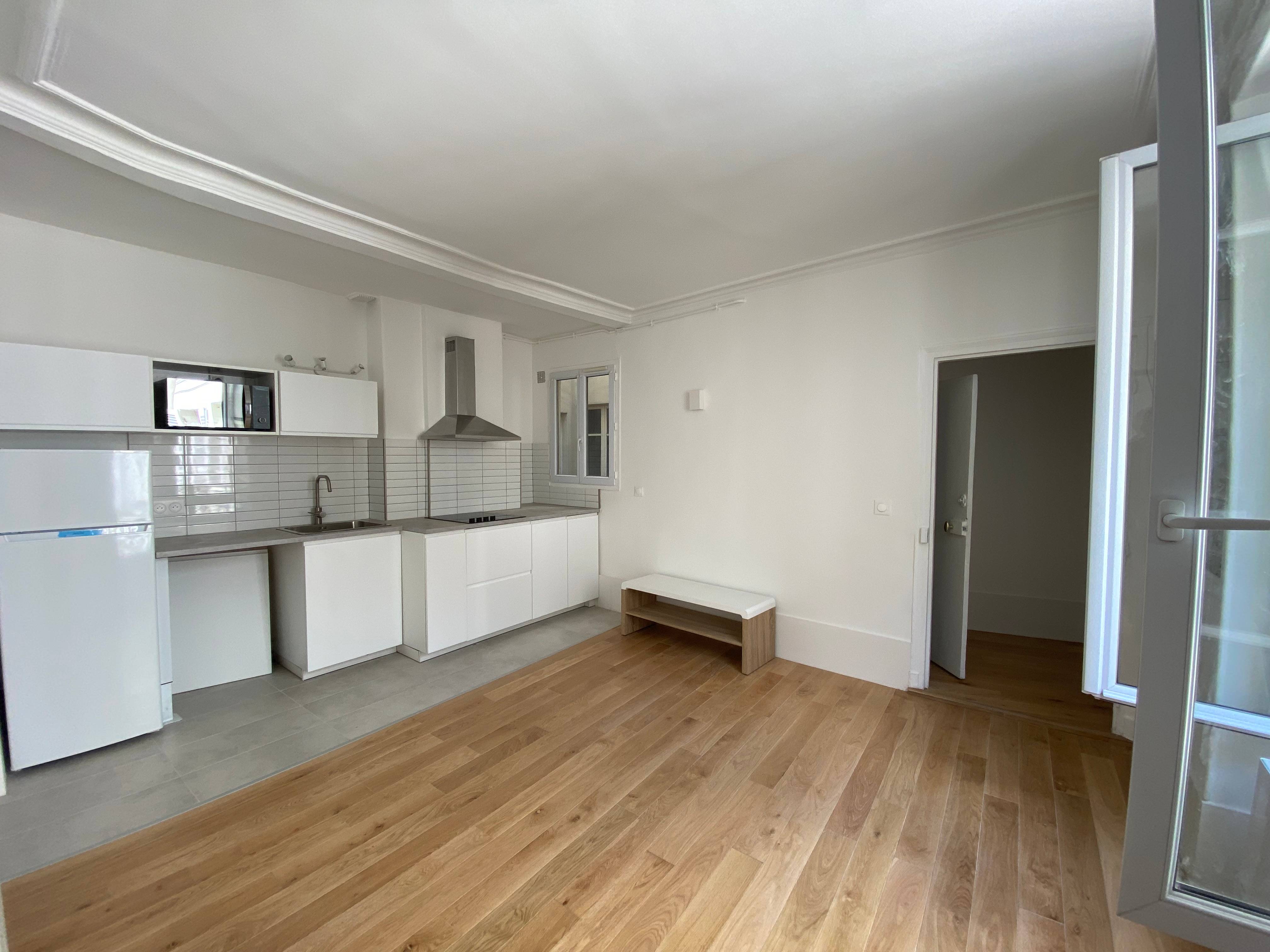 Loue Appartement Paris 2ème pièces Avenue de La Motte Picquet 35m²