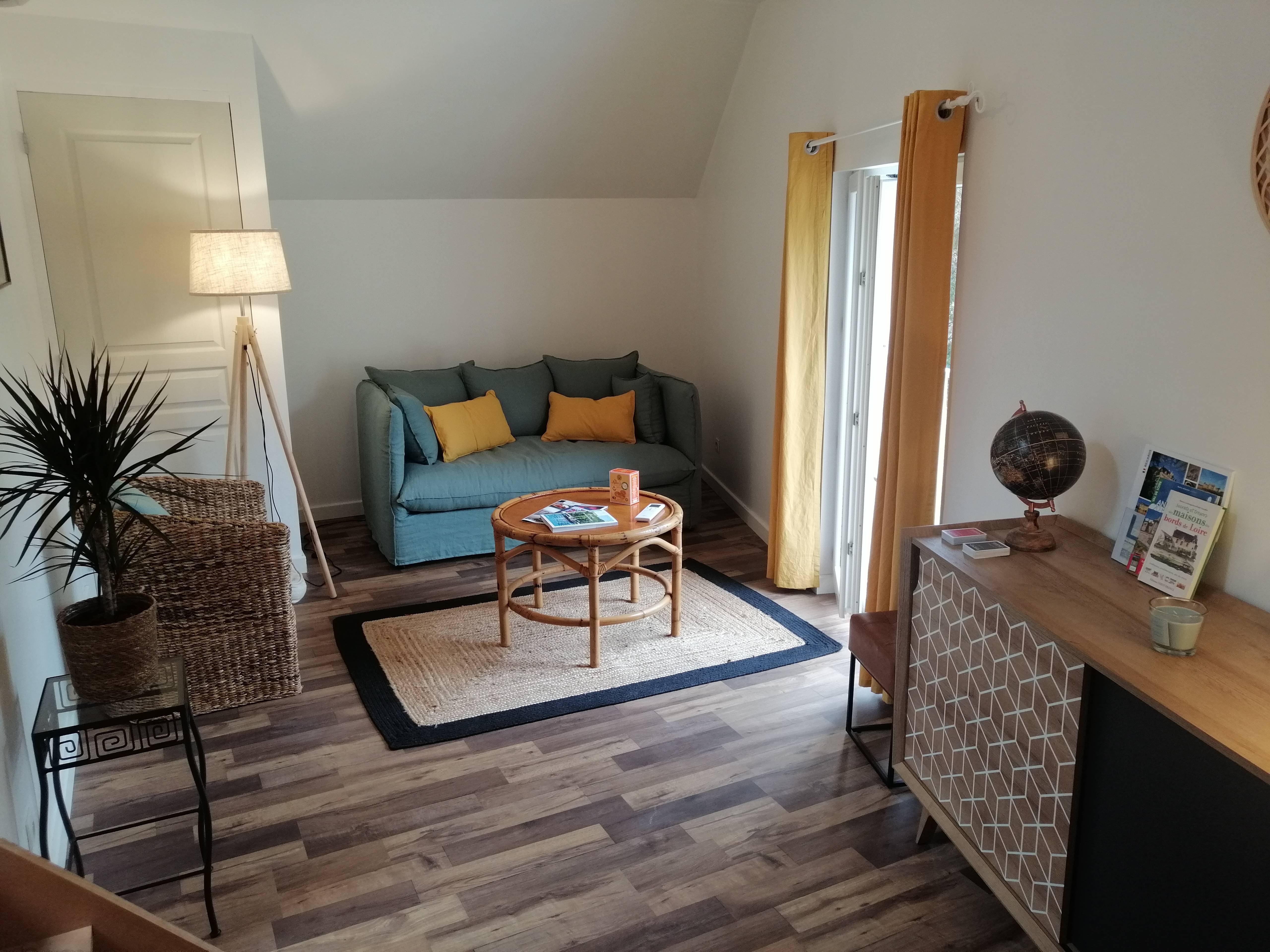 Loue appartement 3 pièces, 50m² dans dépendance avec jardin privatif, au calme, 10 mn de Saumur - 3 couchages