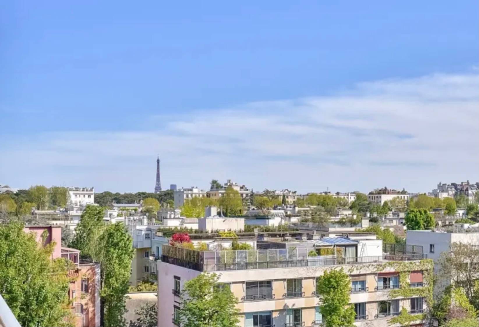 Loue appartement 45m² 2 pièces Neuilly-sur-Seine vue tour Eiffel