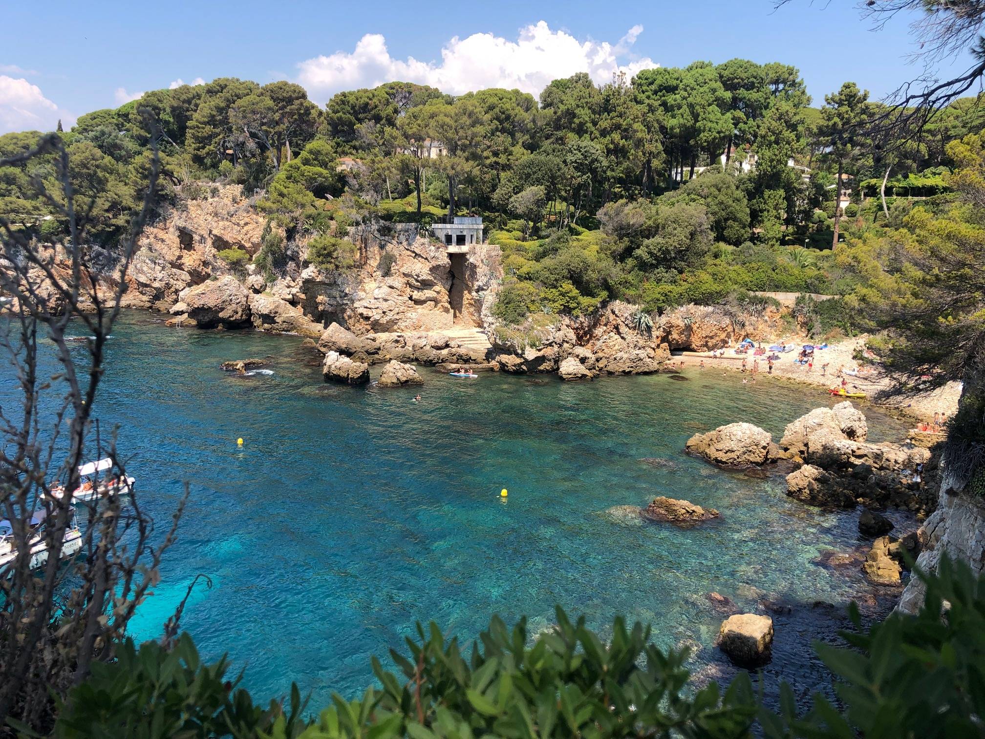 Loue appartement Juan-les-Pins 3 pièces + terrasse - 6 couchages - Antibes (06)