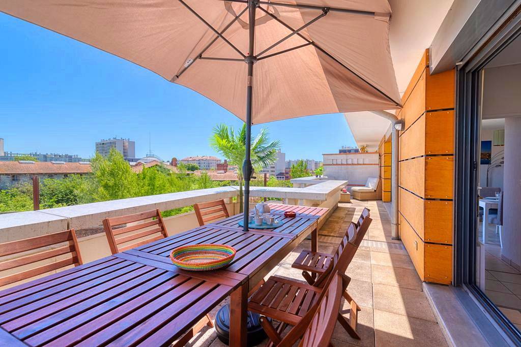 Loue appartement - 98m² Toulouse - Grand T4 meublé avec terrasse 3 chambres