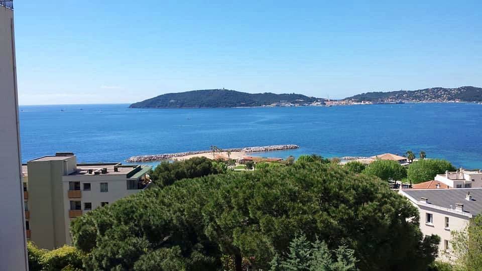 Loue appartement meublé 3 pièces vue mer - Toulon Mourillon (83) - 58m²