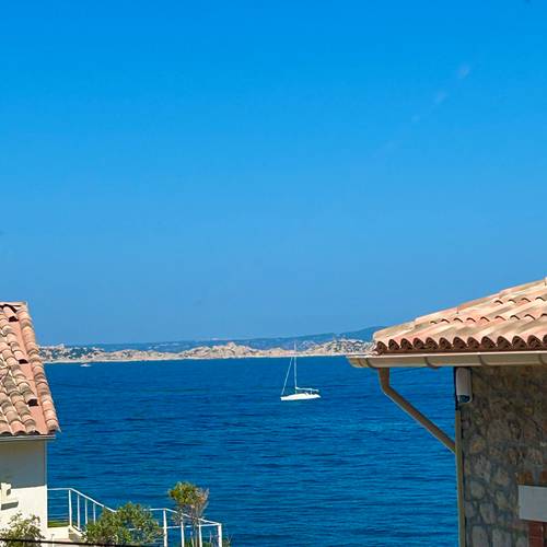 Loue appartement vue mer port de la Madrague Marseille - 4 couchages