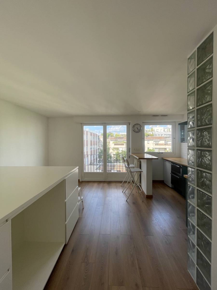 Loue Appartement studio meublé Paris 15ème - 27m²