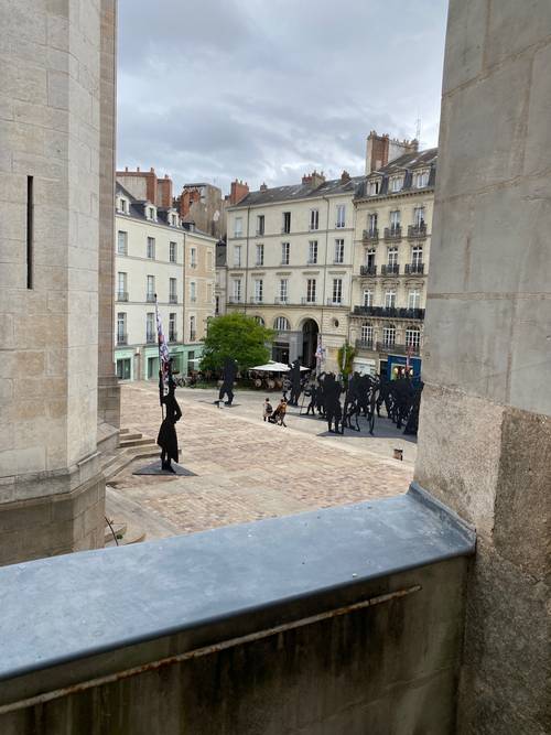 Loue Appartement T2 rénové (58m²), 1 1/2 étage, avec Terrasse et ascenseur à 50m de la place Royale à Nantes
