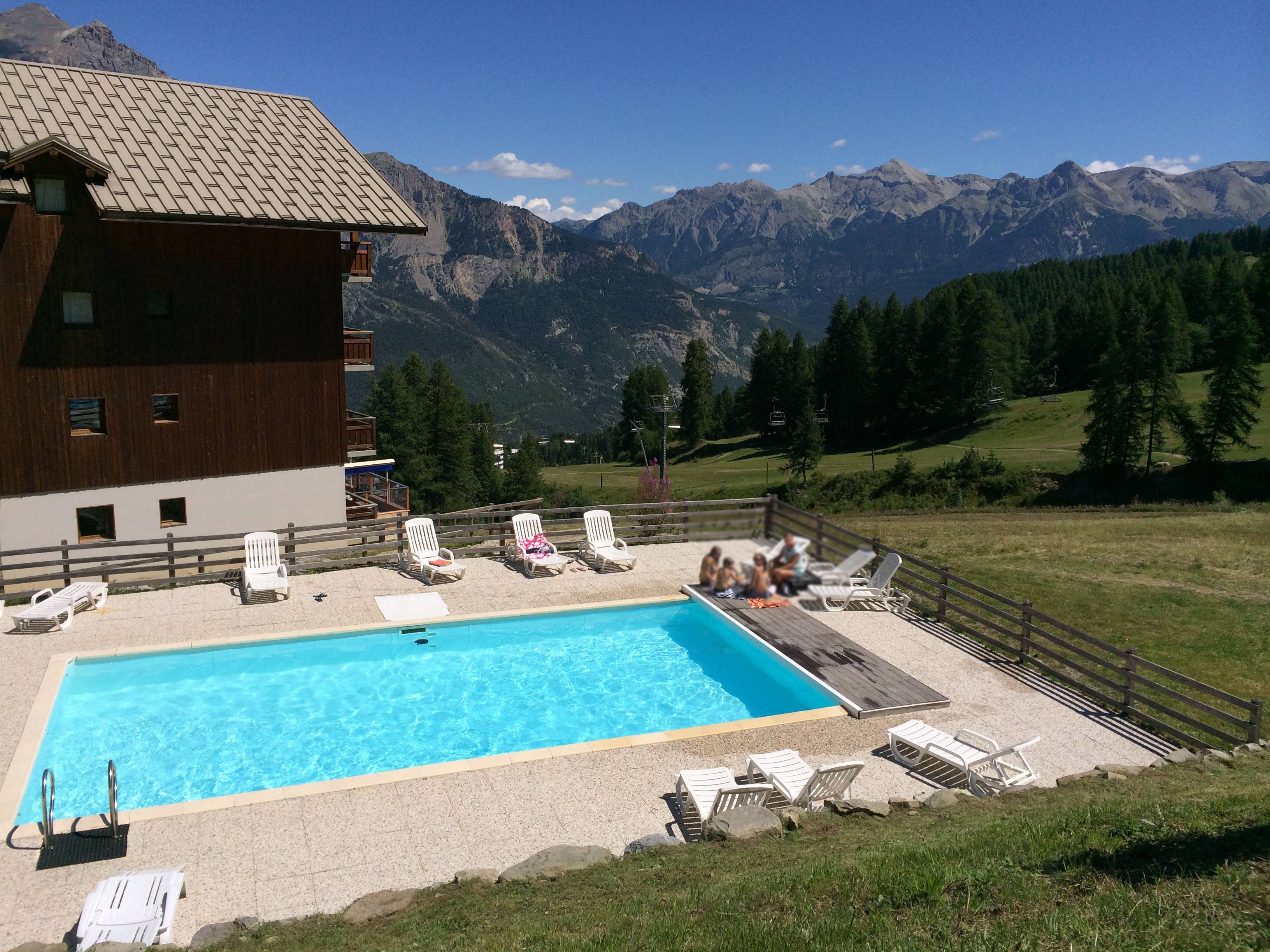 Loue appartements 4/6, 6/8, 8/10 couchages, Pied Piste, piscine, Puy Saint Vincent 1800m (05)