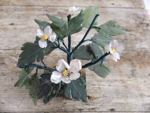 Arbre à fleurs chinois en pierre dure