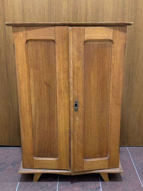 Vends mini armoire