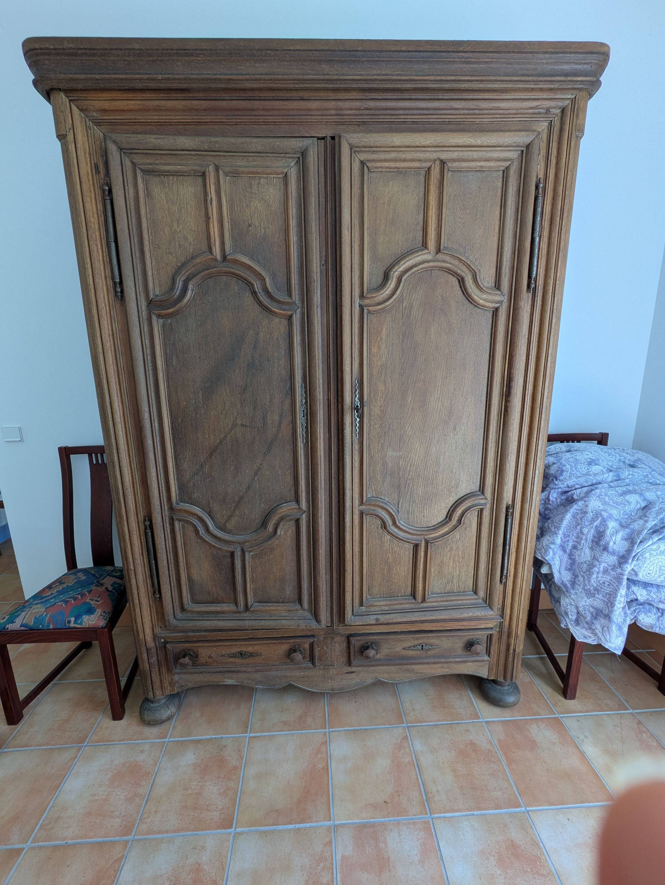 Armoire louis XIII