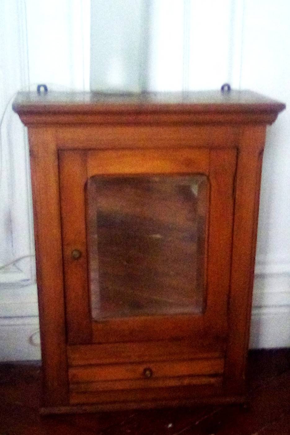 Armoire de toilette ancienne on Gens de Confiance