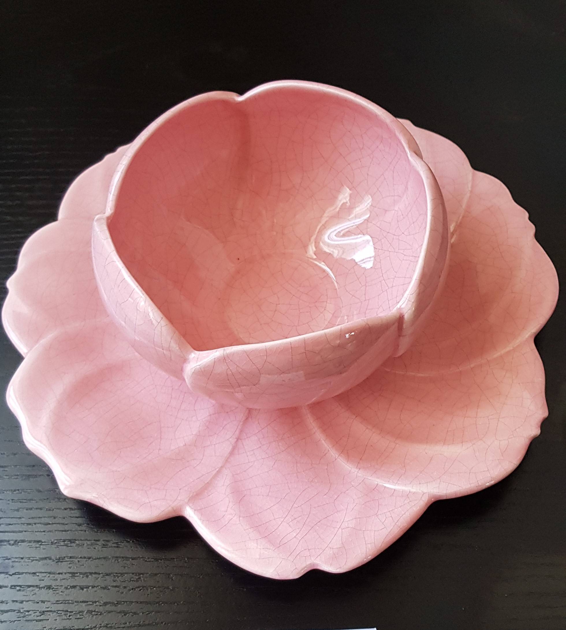 Assiette et coupelle en forme de fleur