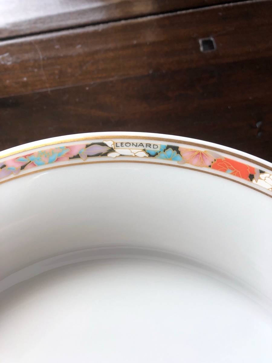 6 assiettes en porcelaine Leonard Paris (Bologna)
