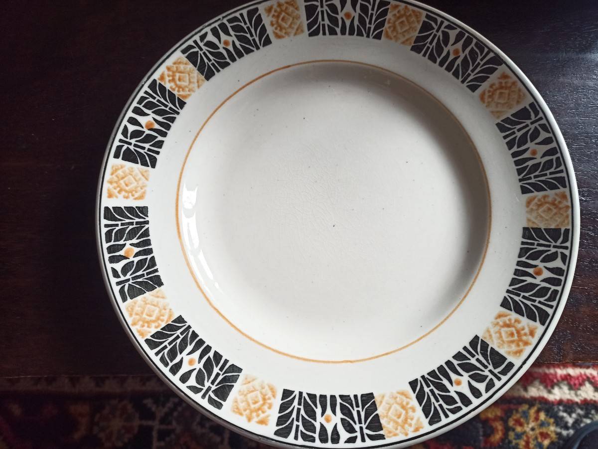 Vends 3 assiettes plates Saint Amand
