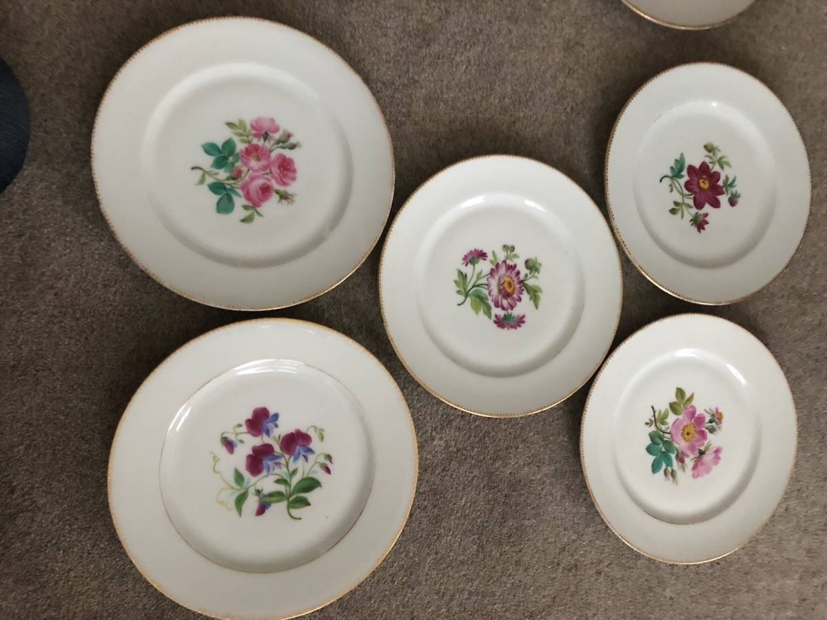 17 assiettes porcelaine XIXème